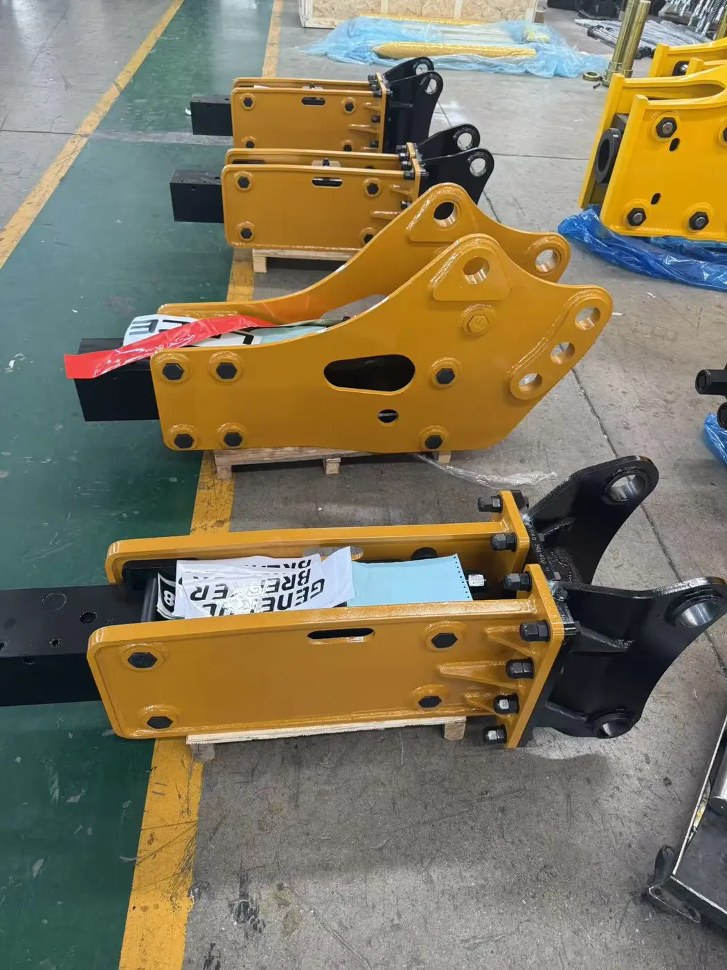 Customized excavator mounting brackets being prepared for the SB40 hydraulic breaker order