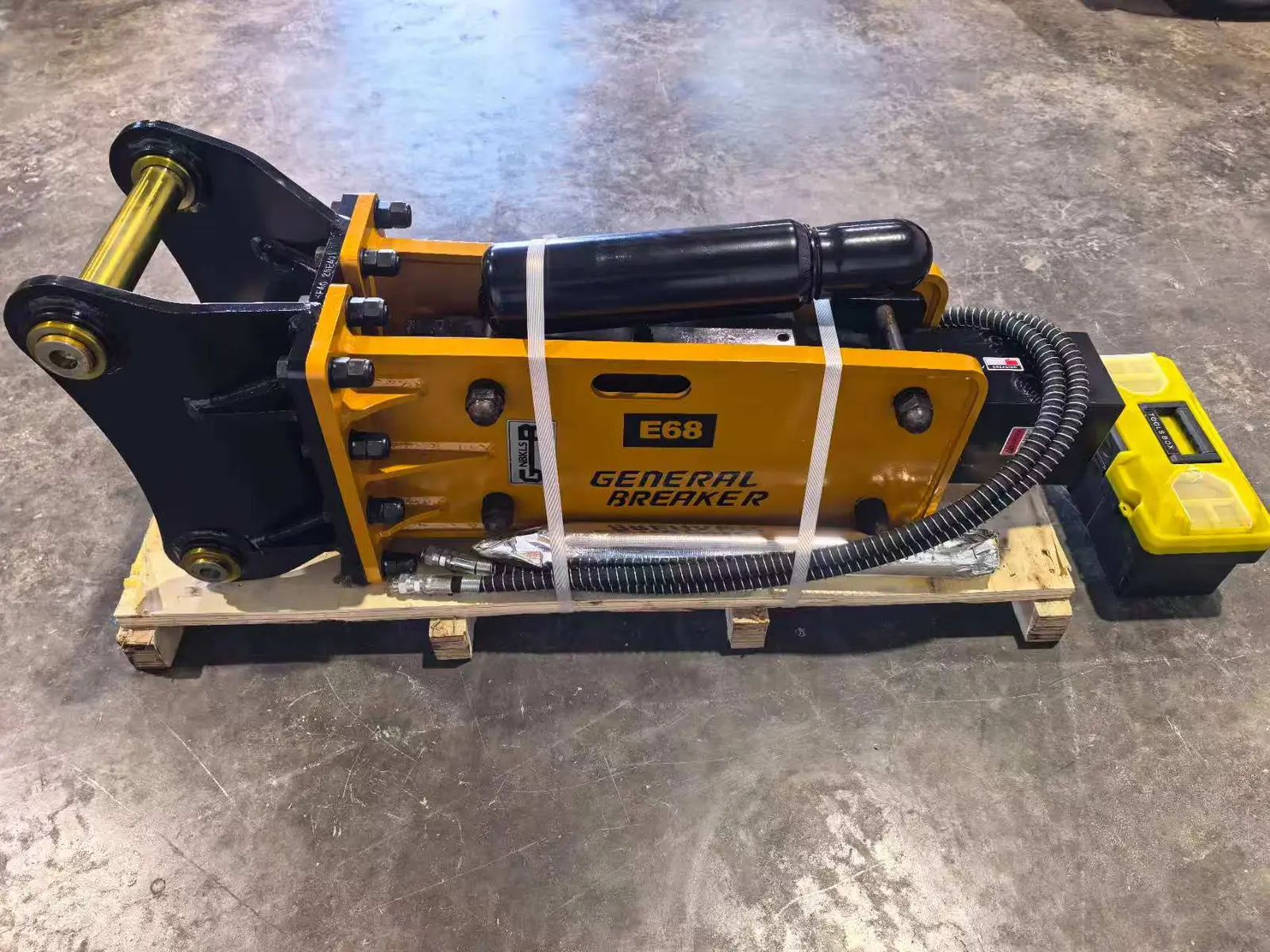 Rear view of the first customized E68 SB40-class hydraulic breaker