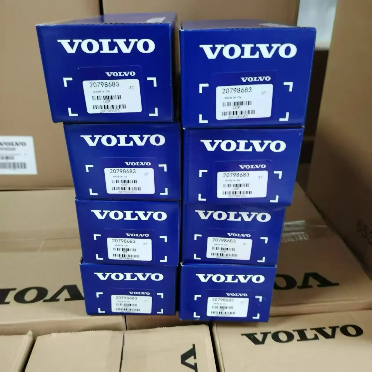 Volvo D6E injectors with part number labels